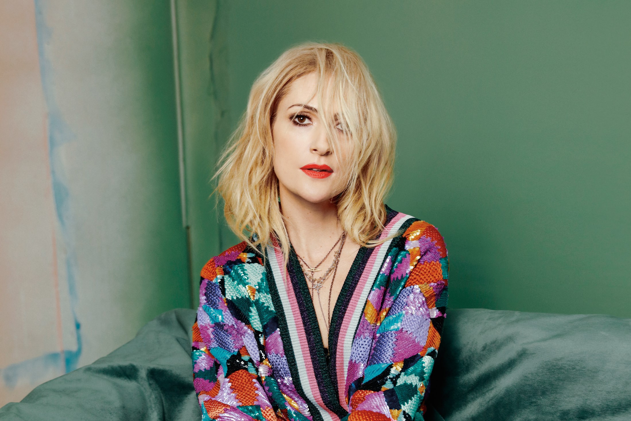 Singer Emily Haines  Emily haines, Height and weight, Bra sizes