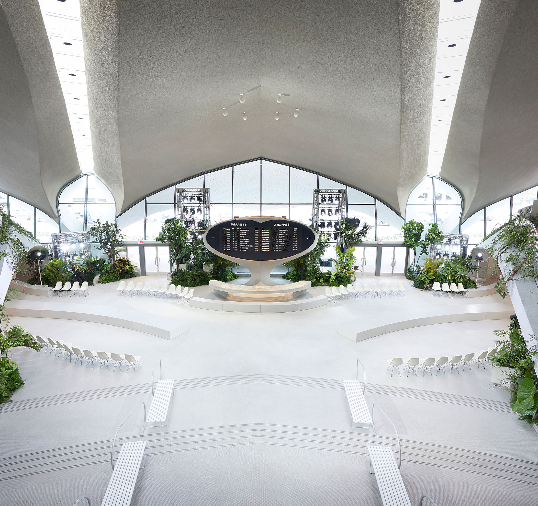 Louis Vuitton Stages 2020 Cruise Runway at Eero Saarinan–Designed