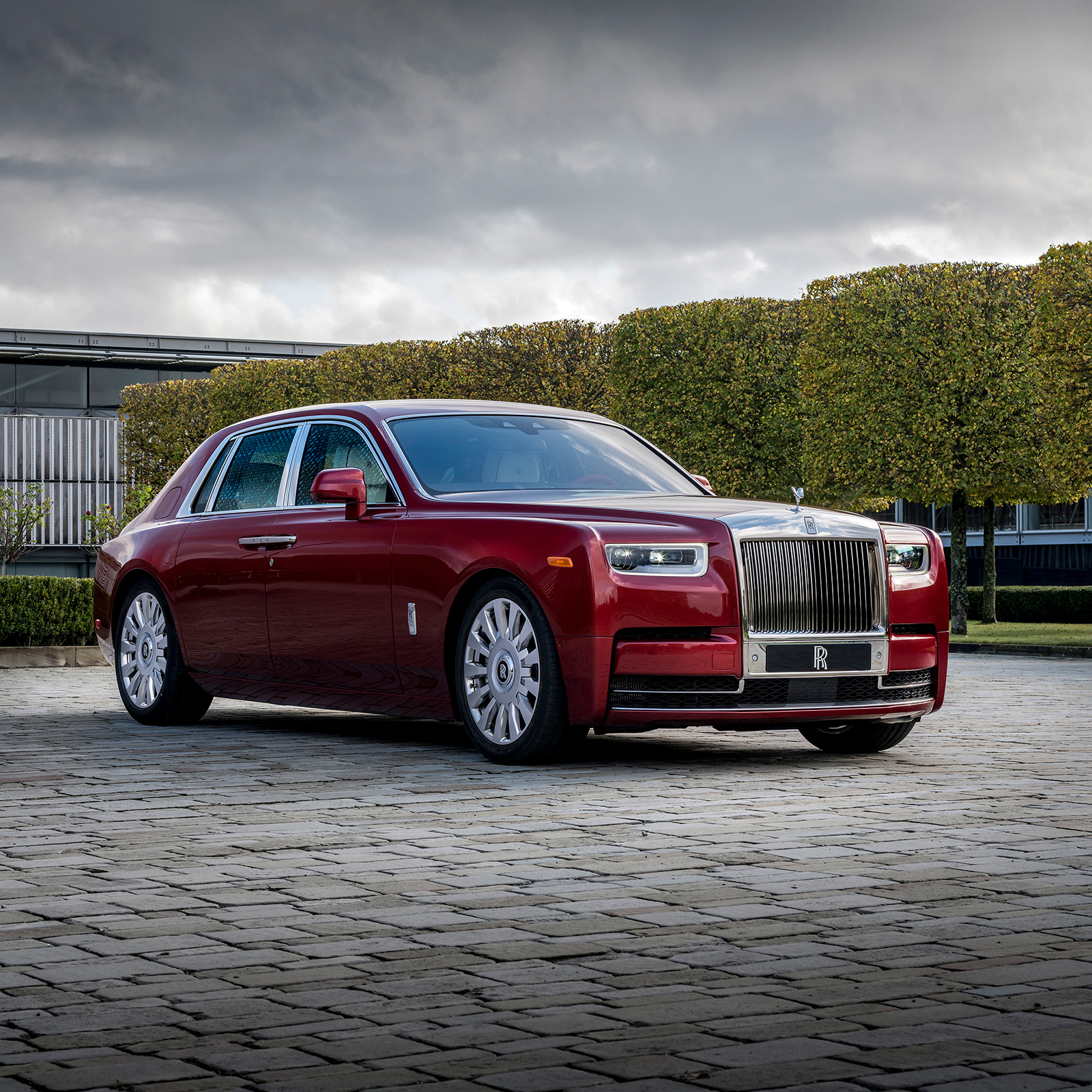 2021 Rolls-Royce Ghost Wins Luxury Car of the Year Award