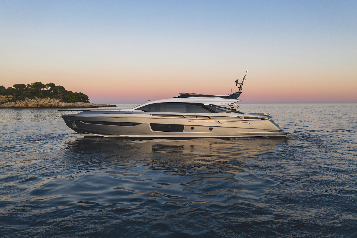 Azimut’s Grande S10 Raises the Bar on Italian Yacht Design | NUVO