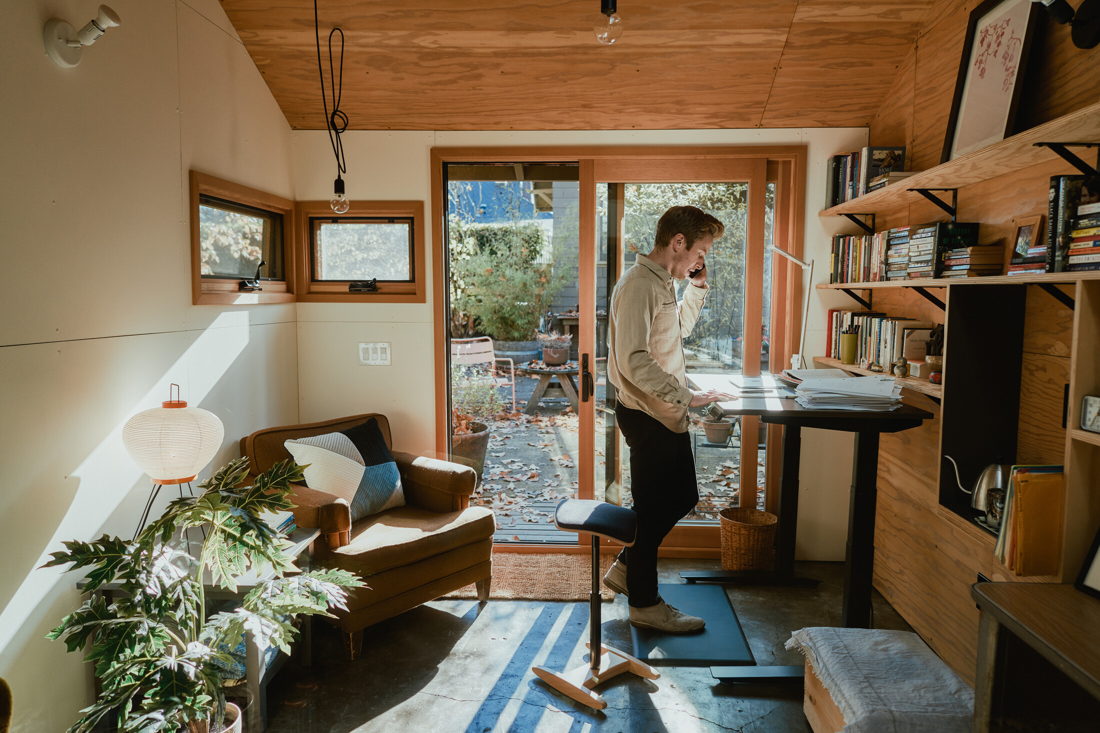 Ergonomic store home desk