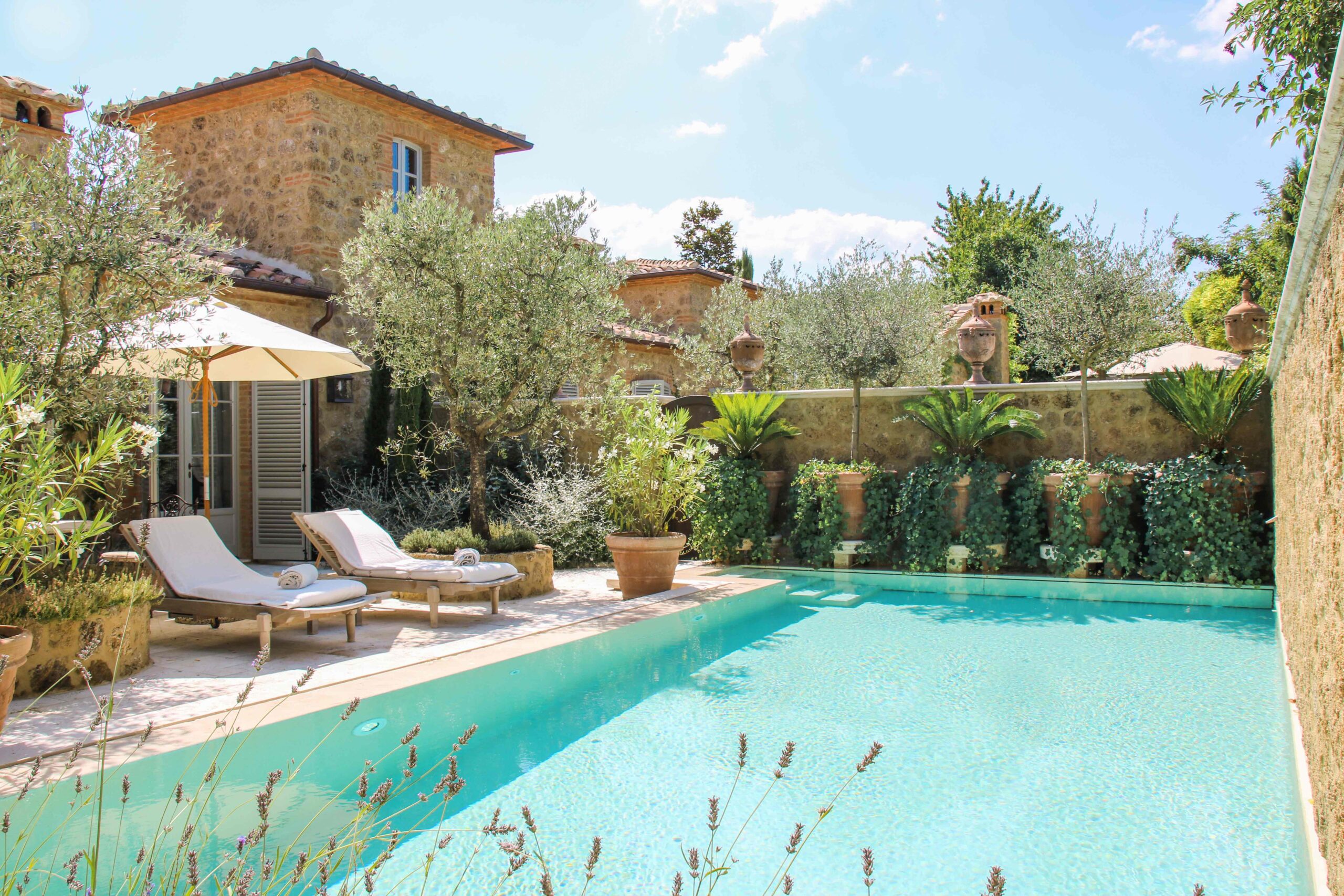 Estate Tuscany Blue Spa pool