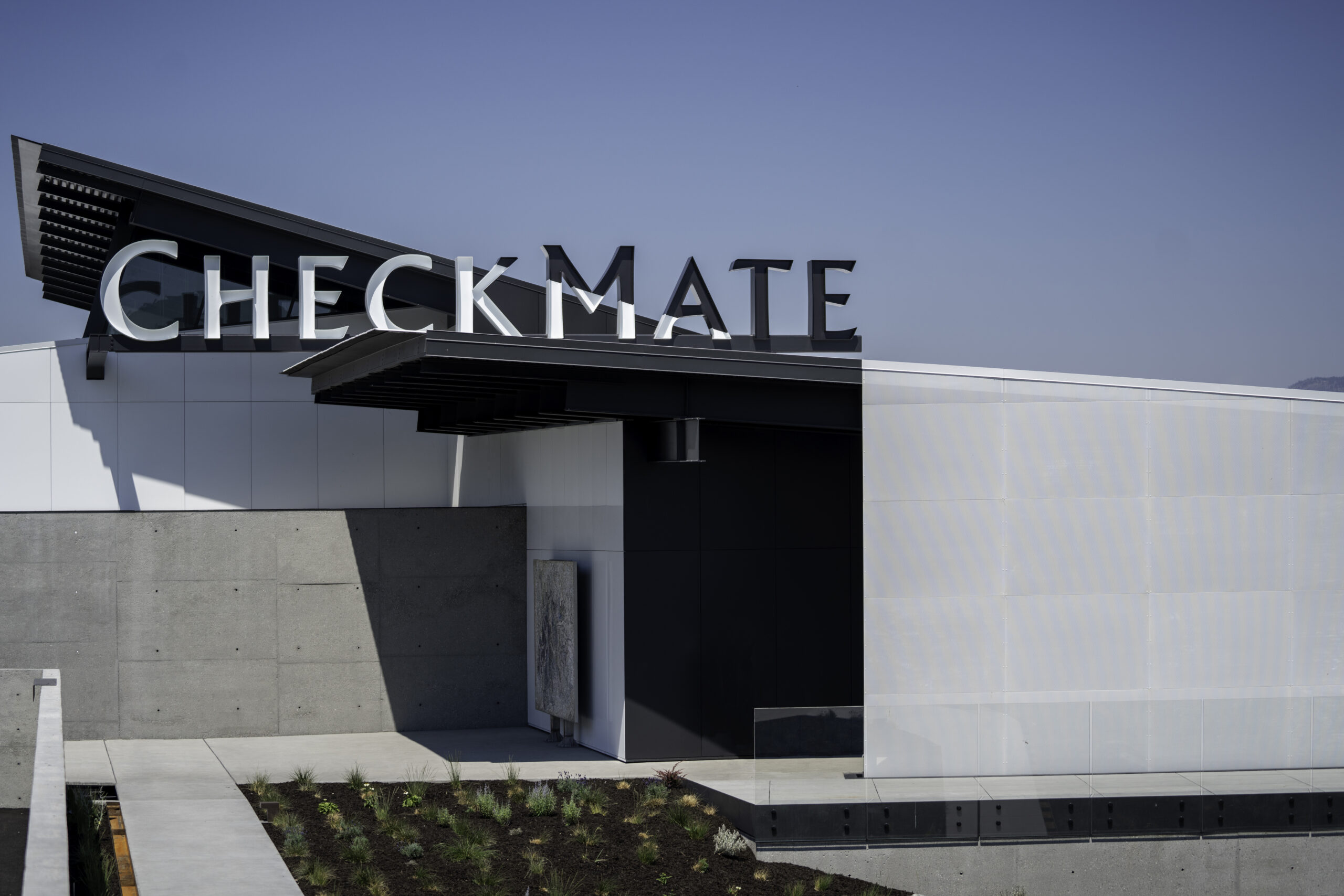 CheckMate Artisanal Winery Offers Remarkable Chardonnay and Merlot