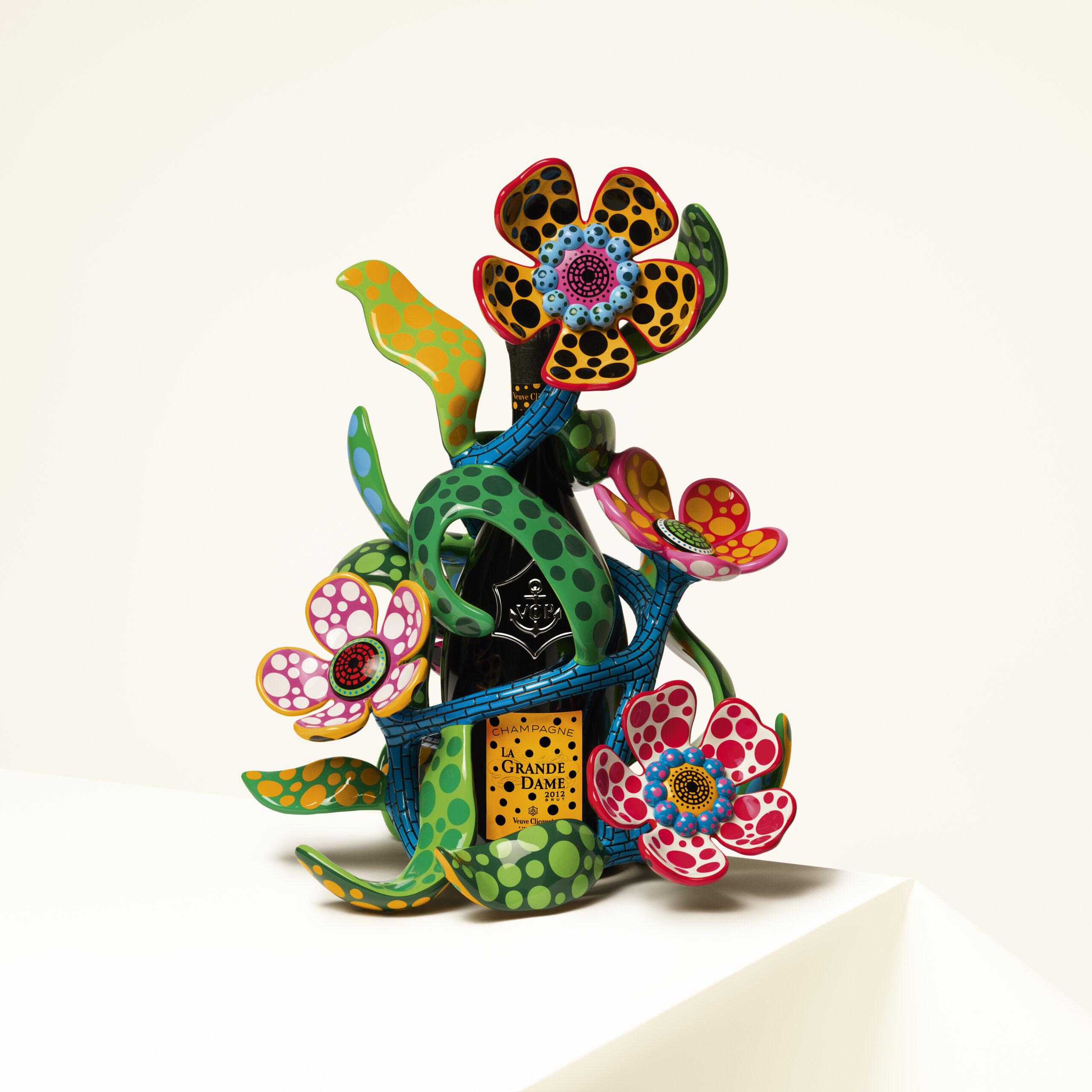 Yayoi Kusama et Marc Jacobs dessinent une collection pois plume