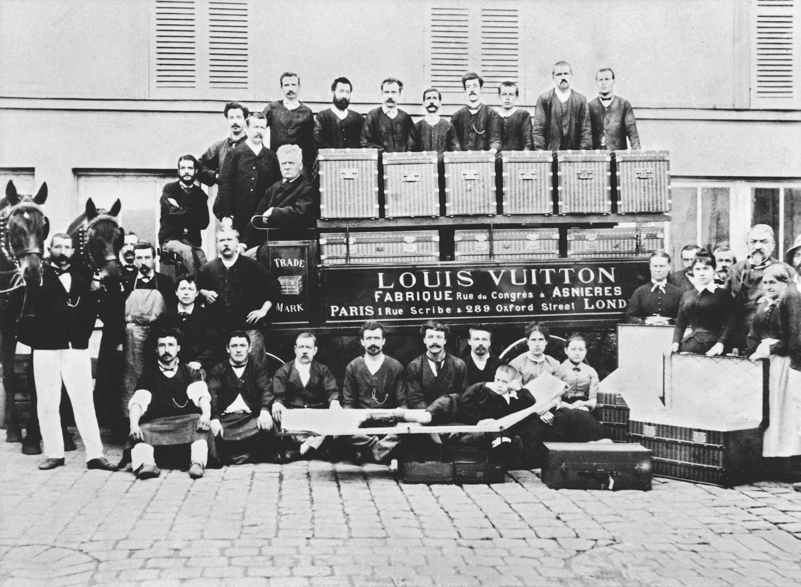 Assouline Louis Vuitton Manufactures - Black