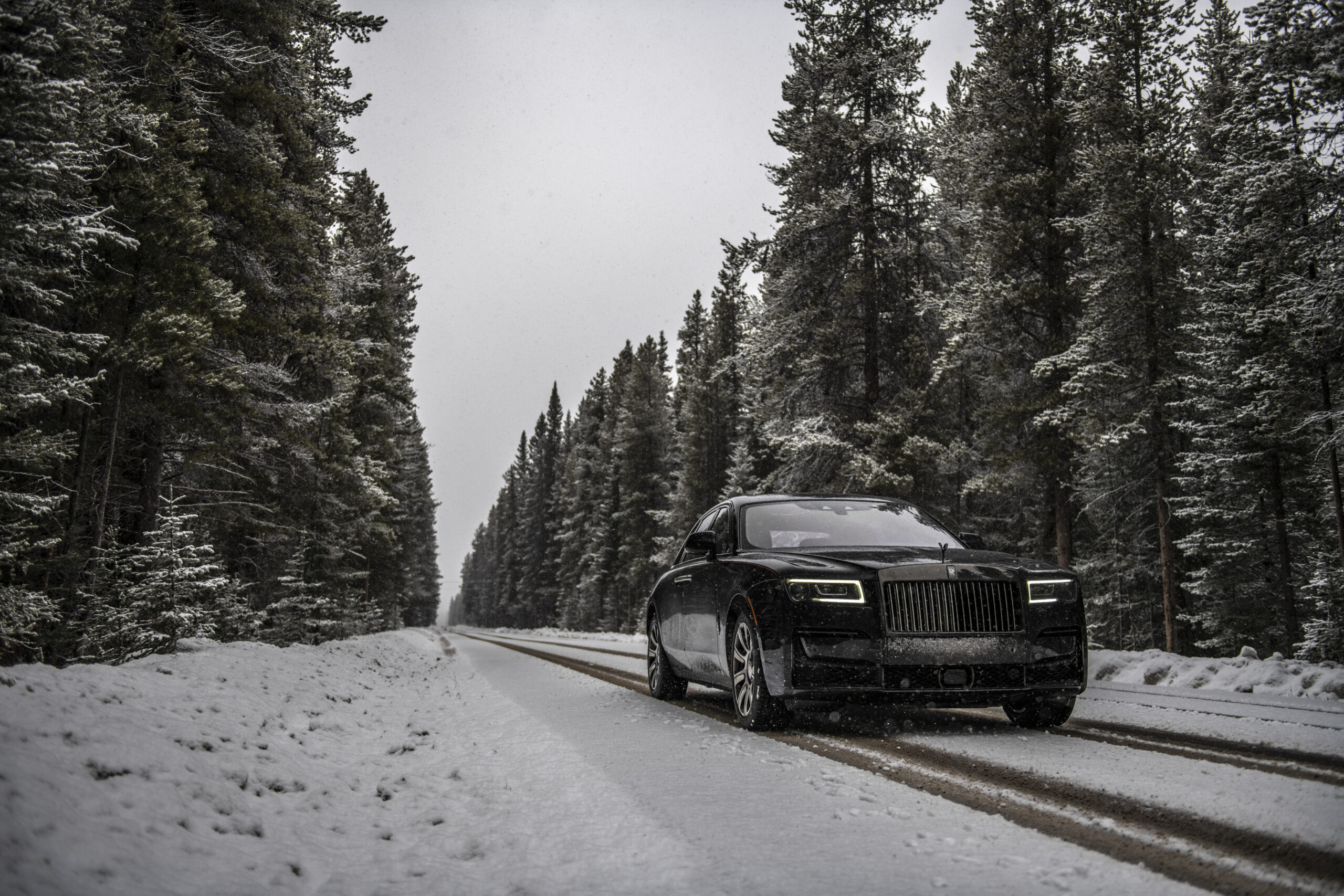 What It's LIke to Drive a $400,000 Rolls Royce Ghost in the Snow - InsideHook
