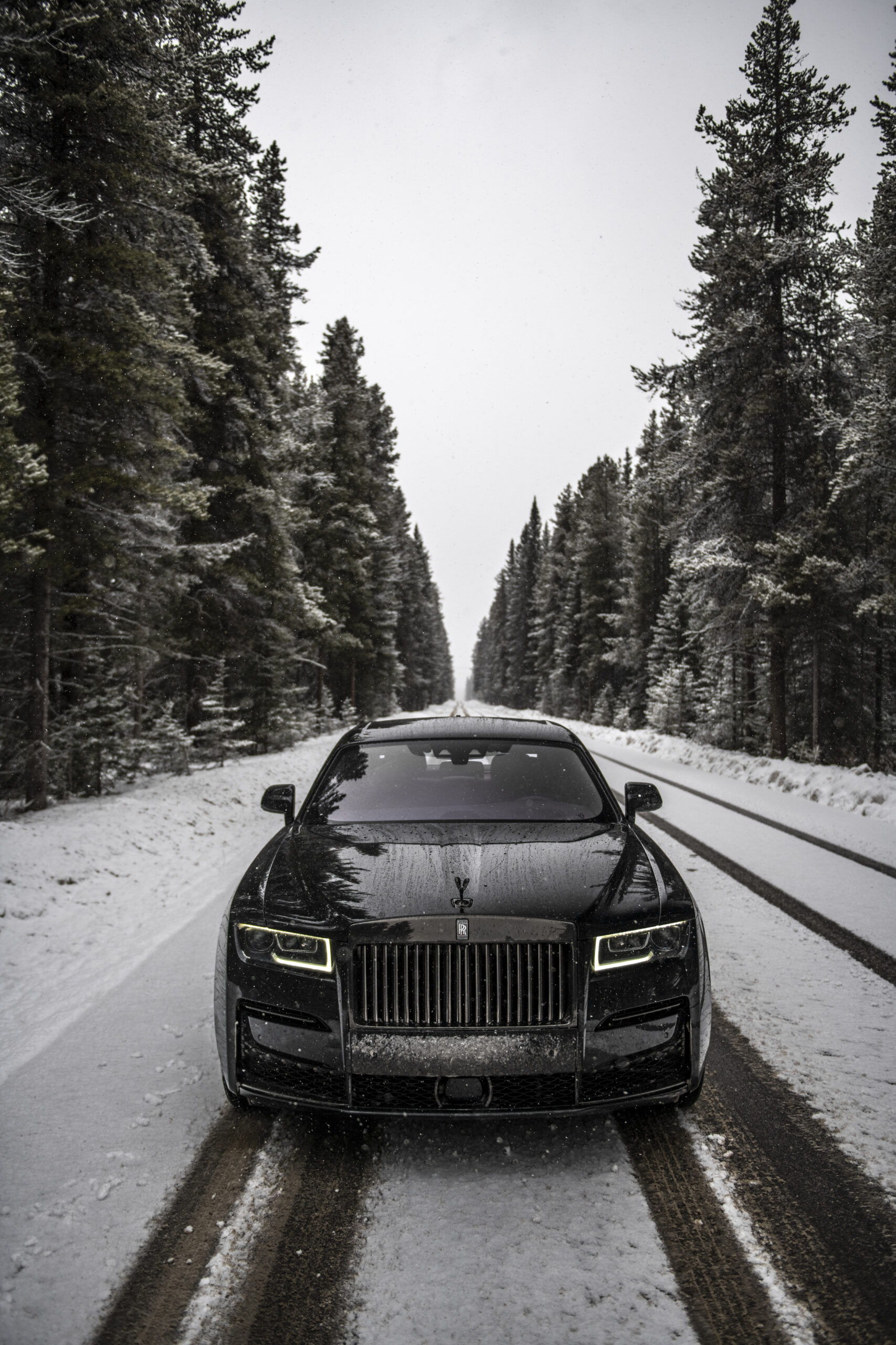 What It's LIke to Drive a $400,000 Rolls Royce Ghost in the Snow -  InsideHook