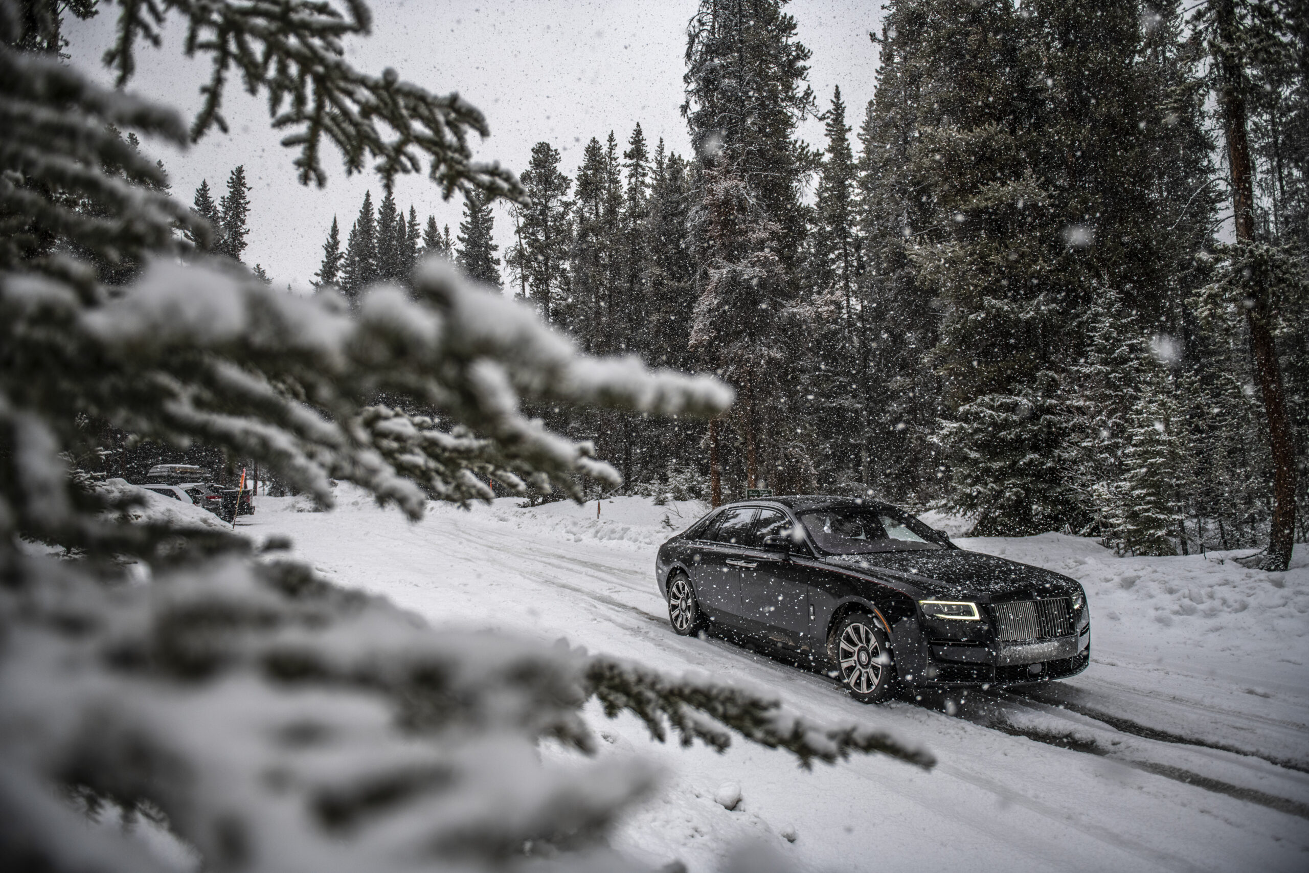 What It's LIke to Drive a $400,000 Rolls Royce Ghost in the Snow - InsideHook