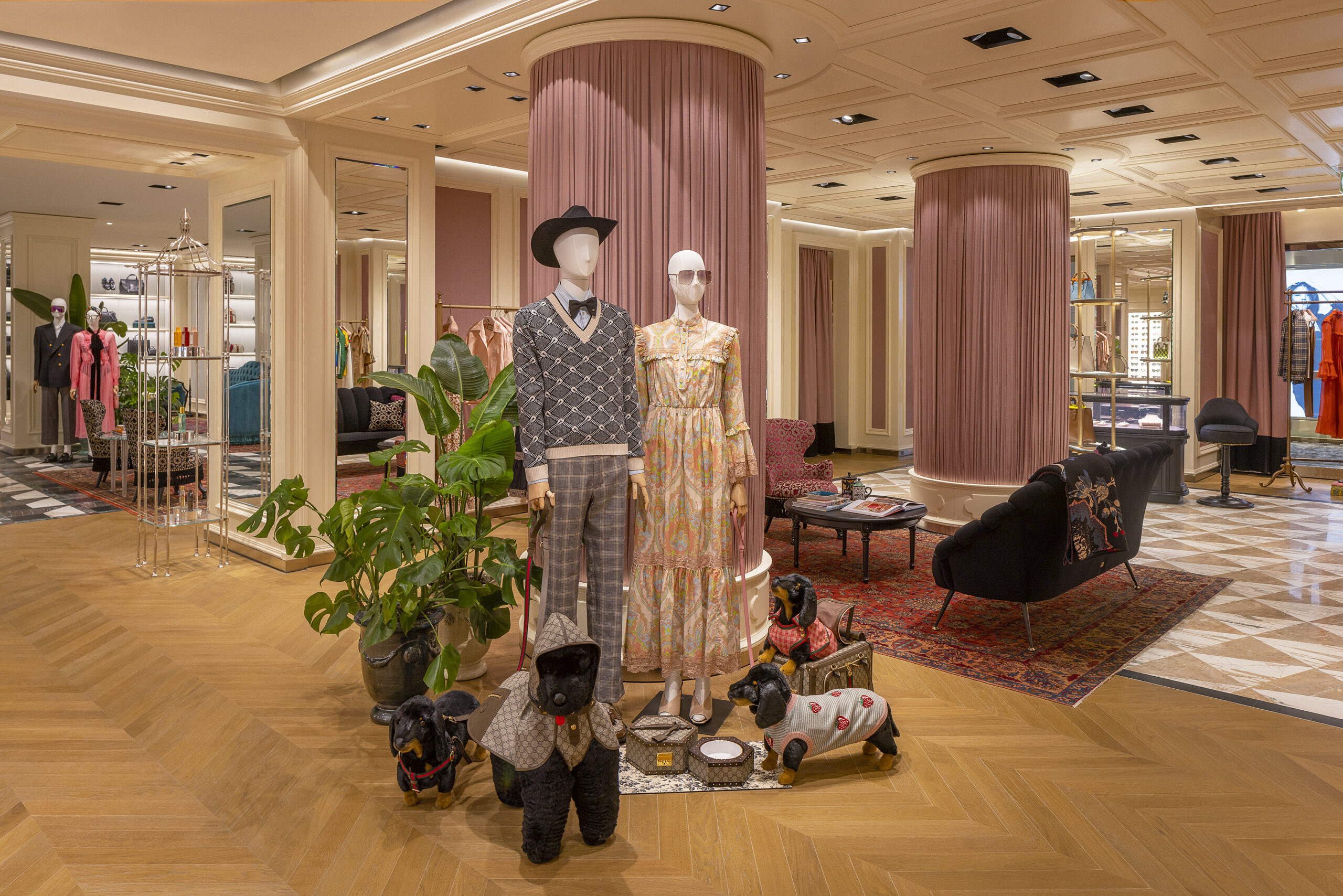 boutique gucci store interior