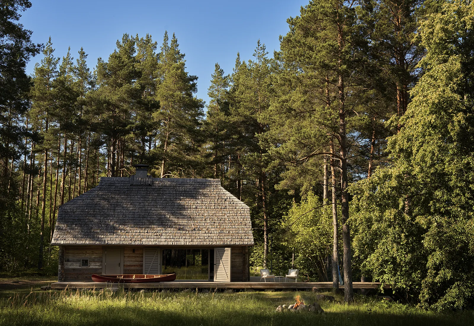 Vipp Salaca River An Expertly Refreshed Cabin in the Latvian Wilderness